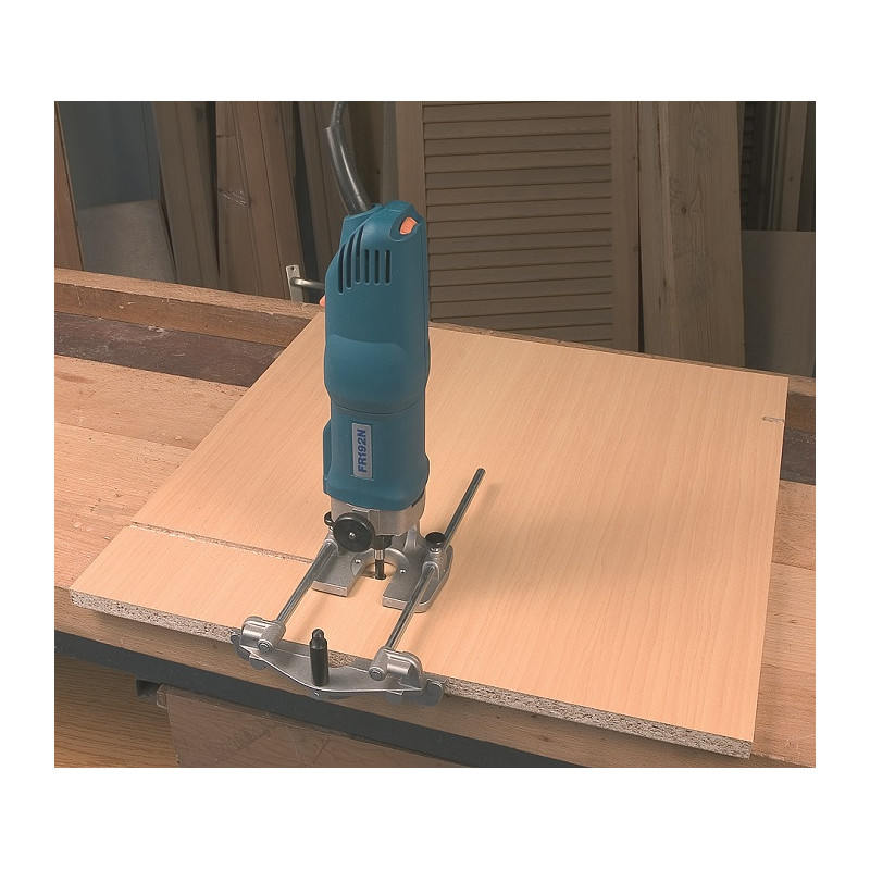 FR192VG Frezarka 1000W 14.000-30.000RPM tuleja 6mm, max śred. ostrz. 25mm 1,8kg VIRUTEX FR192VG Frezarka 1000W 14.000-30.000RPM tuleja 6mm, max śred. ostrz. 25mm 1,8kg VIRUTEX