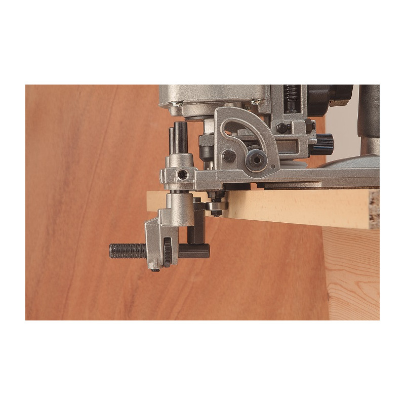 FR292R Frezarka z głowicą uchylną 750W 14.000-30.000RPM tuleja 8mm 2,2kg VIRUTEX FR292R Frezarka z głowicą uchylną 750W 14.000-30.000RPM tuleja 8mm 2,2kg VIRUTEX