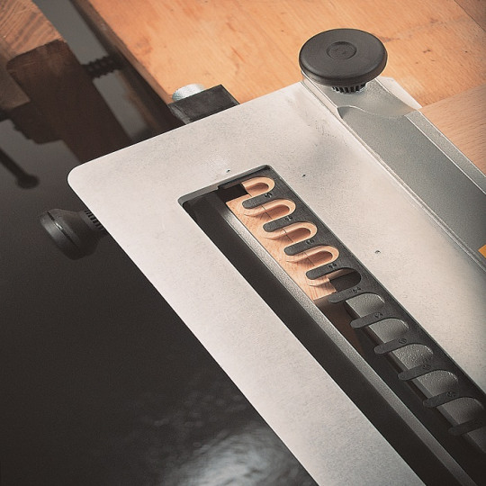 PL11 Szablon do frezowania połączeń 360mm, grubość obrabianej płyty 10-30mm, 6,2kg VIRUTEX