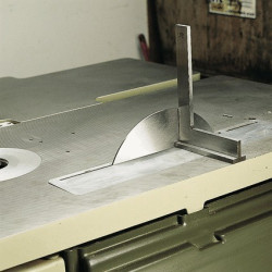 Tarcza ustawiająca tarczę gł&oacute;wną i dysk szlifujący