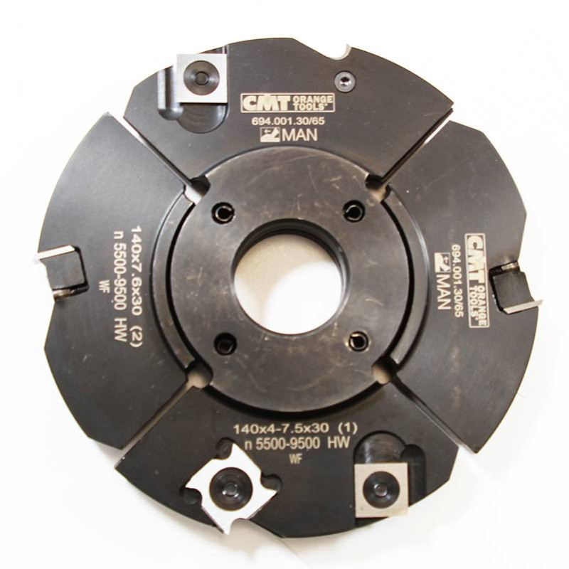 Regulowana głowica do rowkowania